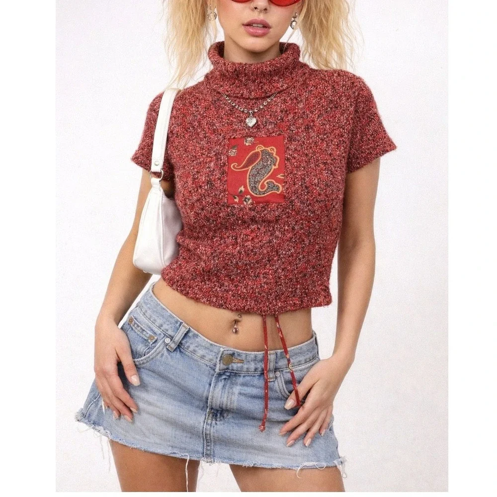Vintage Y2K Women's Red Boucle Knit Short Sleeve Turtleneck Paisley Patch Top- S